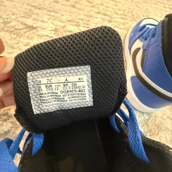 Nike Jordan Kids Sneakers in Blue and Black - Picture 6 of 8